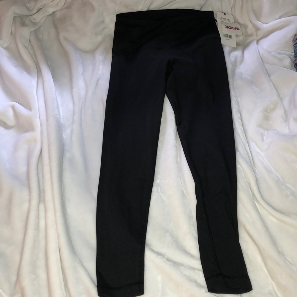 NWT Yogalicious ankle length leggings